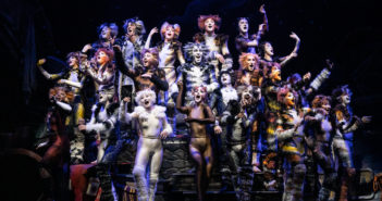 The company of the 2021-2022 national tour of CATS (Photo By Matthew Murphy, Murphymade)