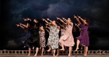 Une scène de Palermo Palermo, du Tanztheater Wuppertal Pina Bausch © Oliver Look