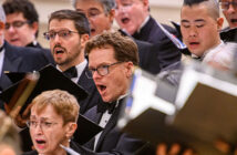 Amadeus Choir répétant pour un concert avec Sir Andrew Davis