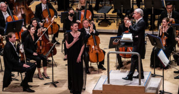 Toronto Symphony Orchestra performing Mahler, conducted by David Robertson (Photo by Stelth Ng)