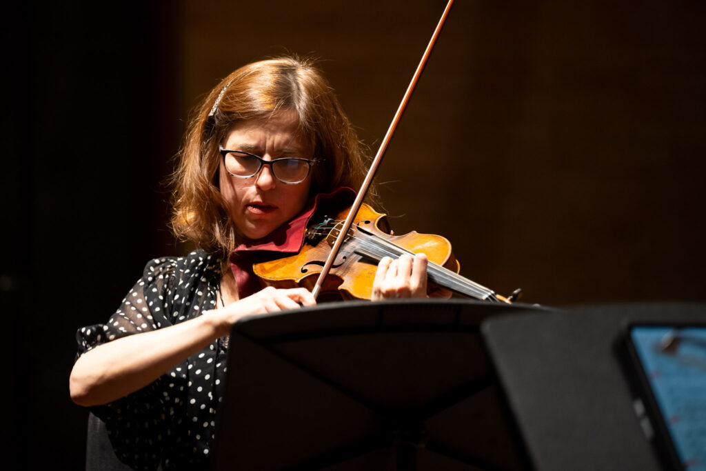 Violinist Erika Raum