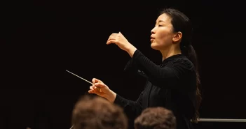 Eun Sun Kim conducts the Montreal Symphony Orchestra