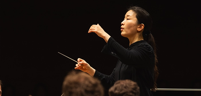 Eun Sun Kim conducts the Montreal Symphony Orchestra