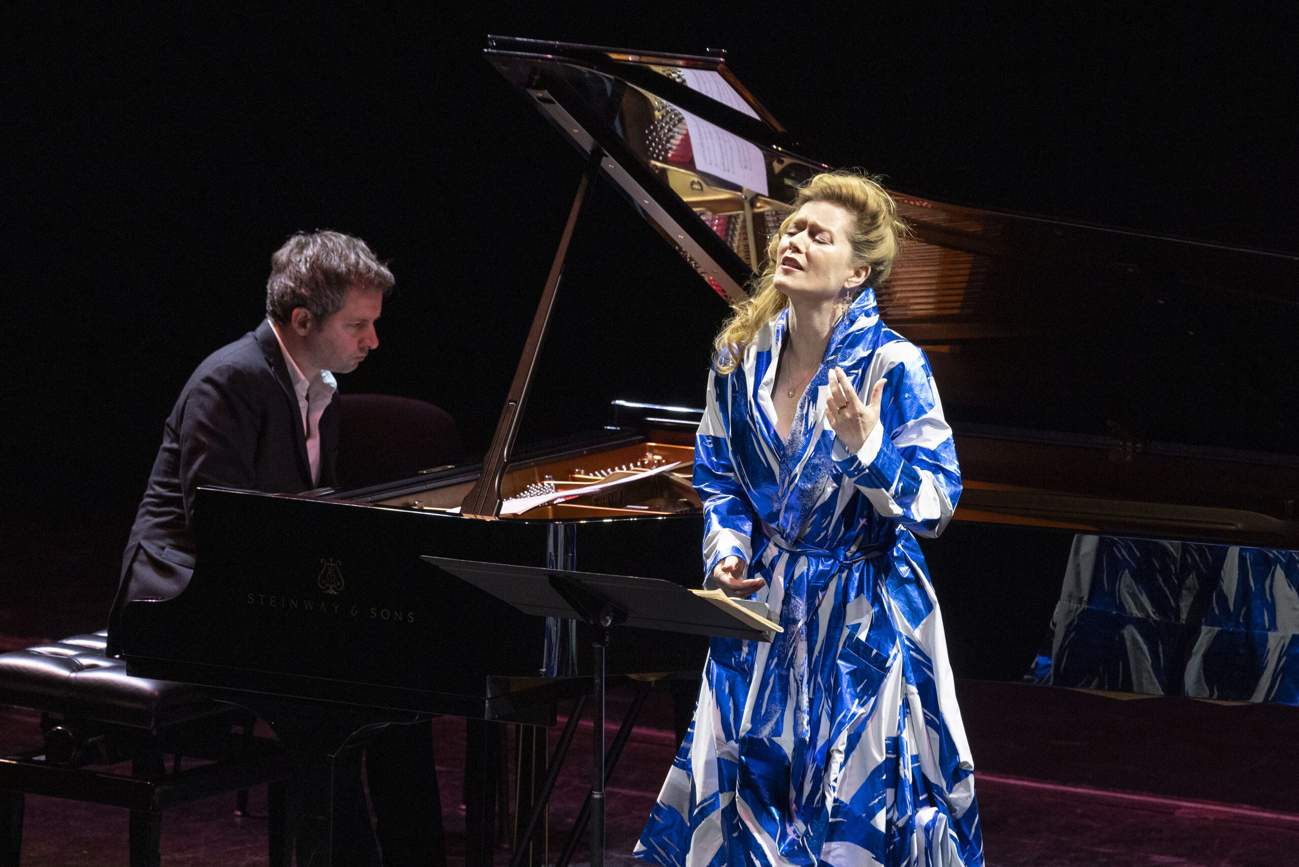 Barbara Hannigan singing and Bertrand Chamayou on piano.