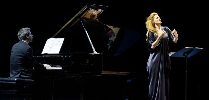 Barbara Hannigan and Bertrand Chamayou. Photo: Luciano Romano