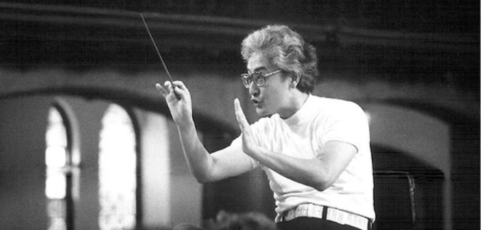 Akiyama conducting the Vancouver Symphony Orchestra