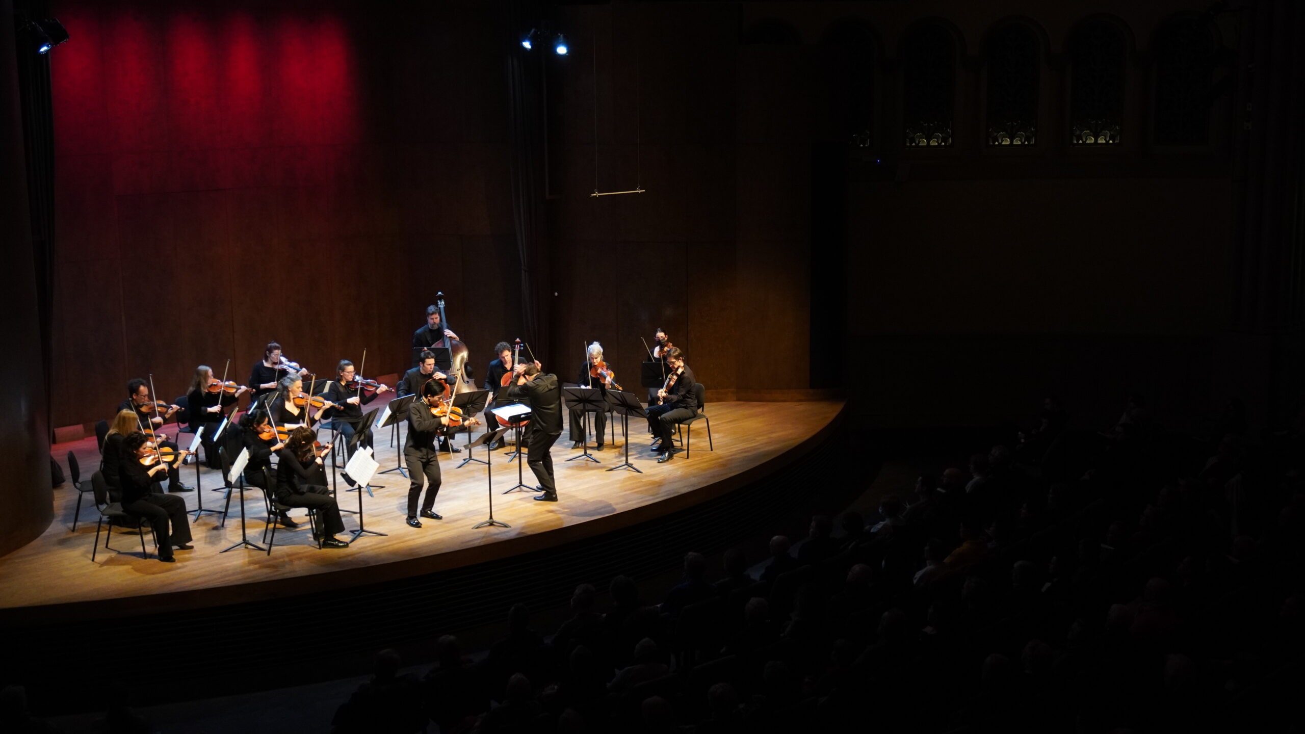 Les Violons du Roy conducted by Nicolas Ellis on stage