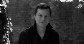 Black and White portrait of Till Fellner