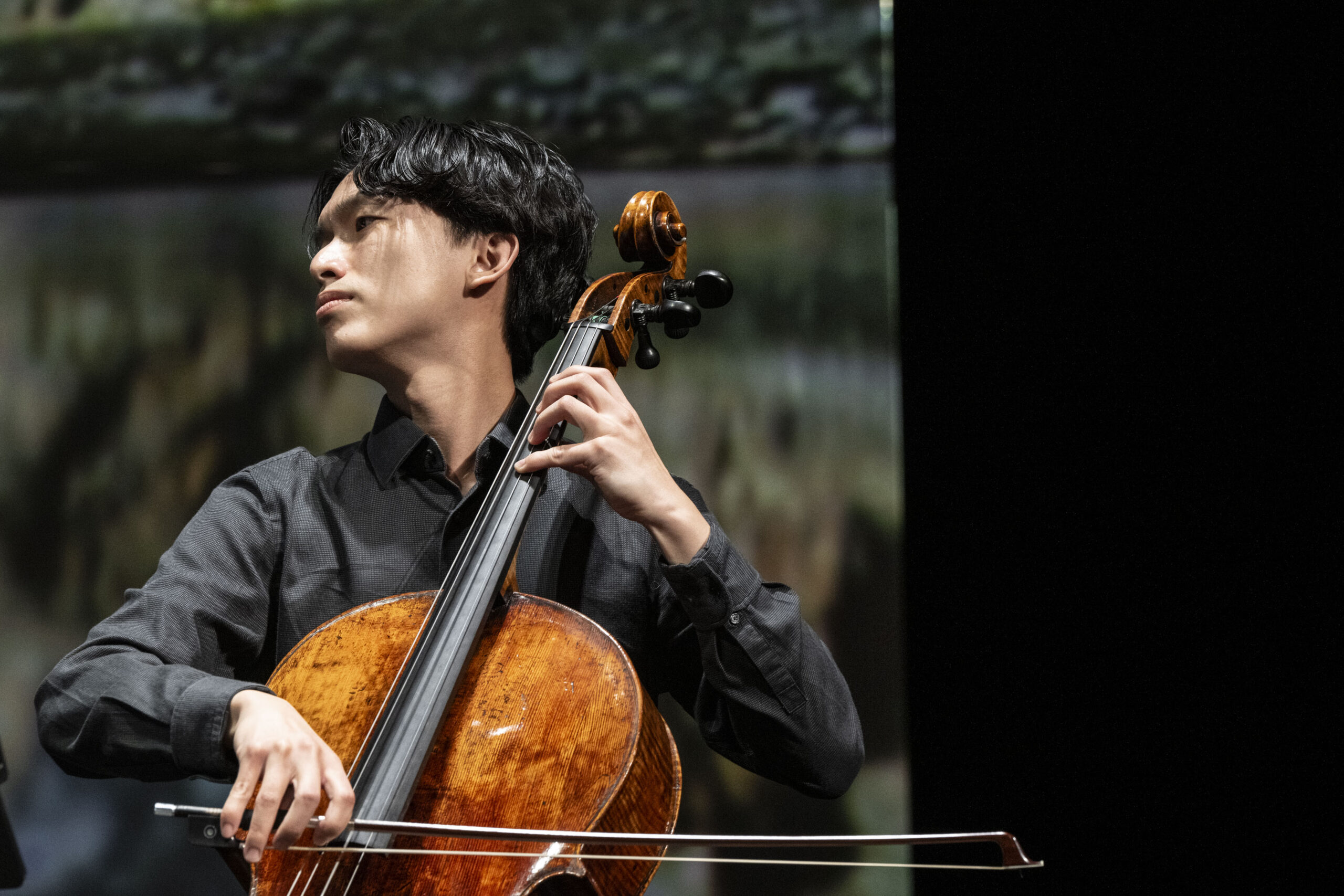 Tzu-Shao Chao playing the cello at the Banff International String Quartet Competition (2025).