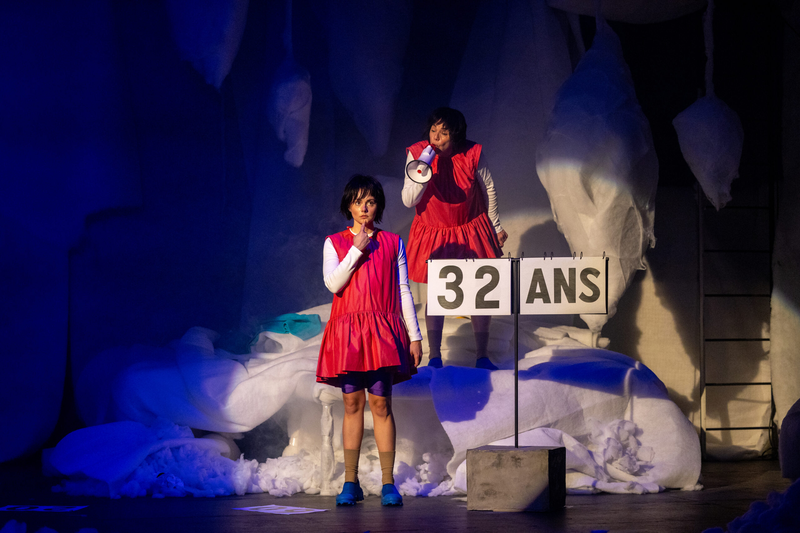 Macha Limonchik et Tiffany Montambault, s’échangent tour à tour les rôles de la mère et de la fille. Photo: Frédérique Ménard-Aubin