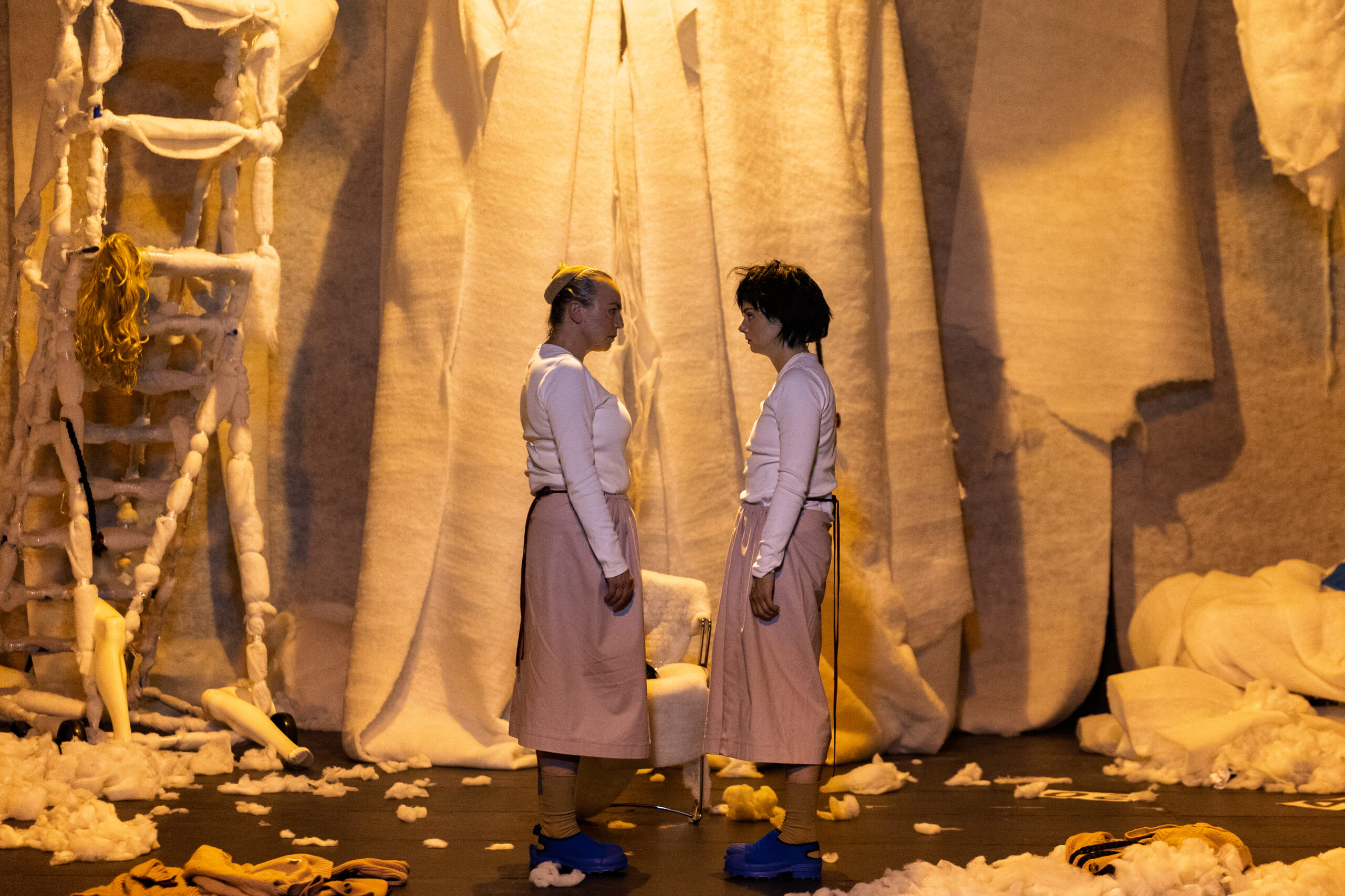 La scénographe Geneviève Lizotte a imaginé un univers ouaté, où l’enfant ne peut se blesser. Photo: Frédérique Ménard-Aubin.